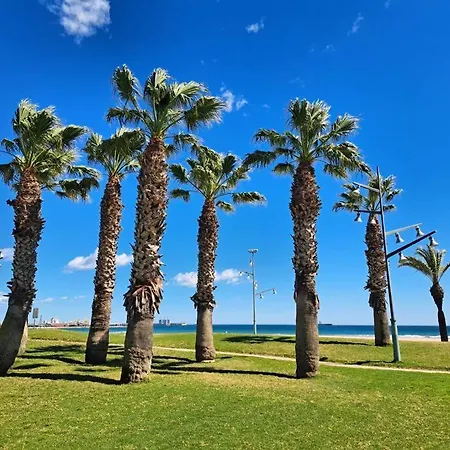Pineda De Salou Cerca Del Mar *